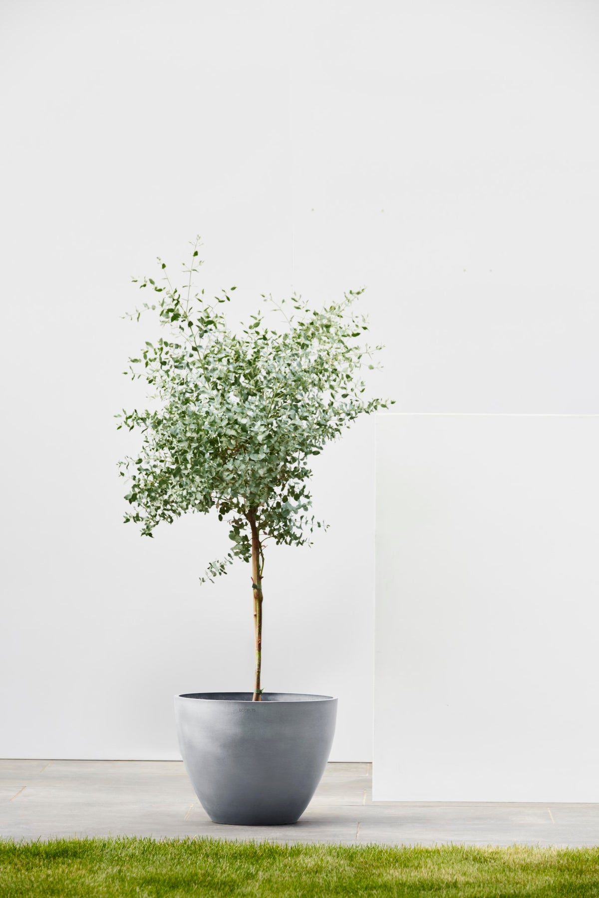 Kukkaruukku Antwerpen 30cm siniharmaa – tunnelmakuva 2