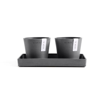 Kukkaruukku - Ecopots - Kukkaruukku Amsterdam 10,5cm 2kpl & esillepanotarjotin 25cm harmaa - Ecopots - Uuden aikakauden kukkaruukku kierrätysmateriaalista