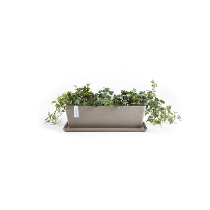 Kukkaruukku Bruge 65cm taupe – aluslautasen ja kasvin kanssa